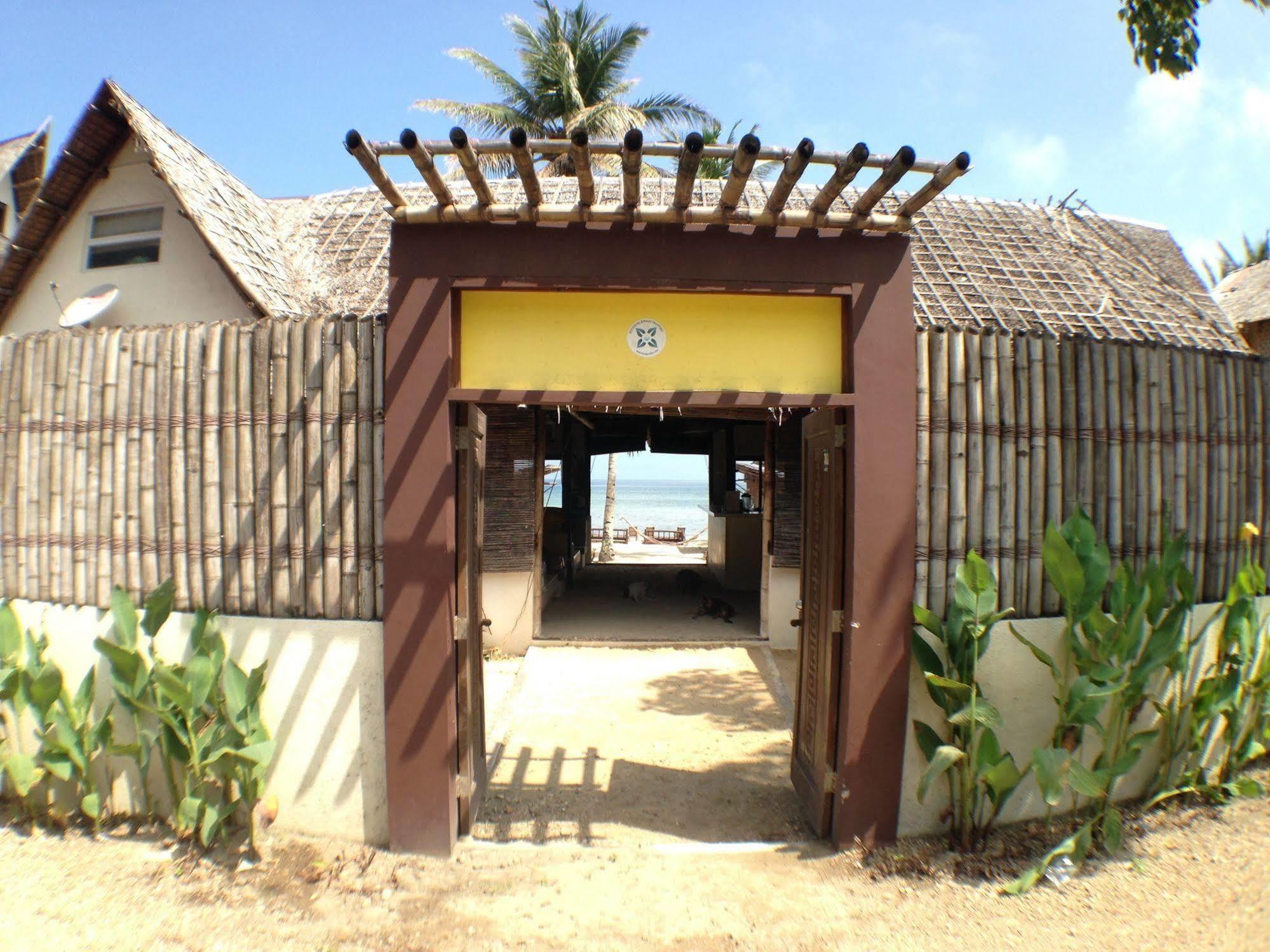 Mangoriders Beach Club Caticlan Bagian luar foto